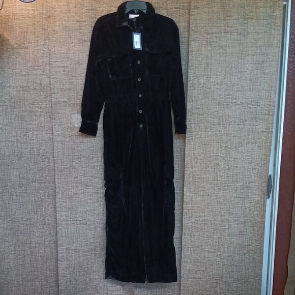 Universal Thread Pants - NWT Universal Thread Black Velvet Long Sleeve Jumpsuit